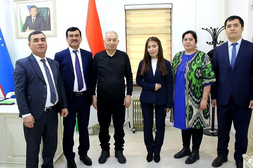 Встреча Ферганского областного театра кукол с Чрезвычайным и Полномочным Послом Рес. Таджикистан
